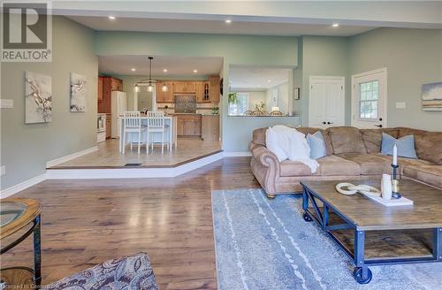 1242 Sheffield Road, Sheffield, ON - Indoor Photo Showing Living Room