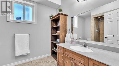 193 Tanoak Drive, London, ON - Indoor Photo Showing Bathroom