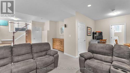 193 Tanoak Drive, London, ON - Indoor Photo Showing Living Room