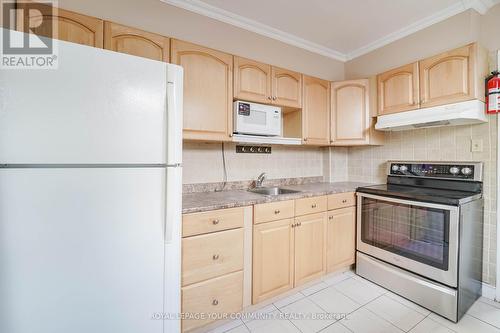 3 - 1378 Danforth Avenue, Toronto, ON - Indoor Photo Showing Kitchen