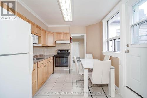 3 - 1378 Danforth Avenue, Toronto, ON - Indoor Photo Showing Kitchen