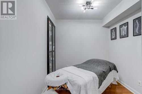 309 - 225 Sherway Gardens Road, Toronto, ON - Indoor Photo Showing Bedroom