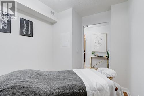 309 - 225 Sherway Gardens Road, Toronto, ON - Indoor Photo Showing Bedroom