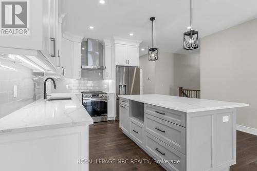 732 Clarence Street, Port Colborne, ON - Indoor Photo Showing Kitchen With Upgraded Kitchen