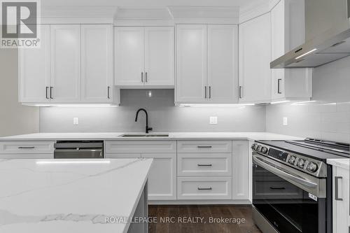 732 Clarence Street, Port Colborne, ON - Indoor Photo Showing Kitchen With Upgraded Kitchen