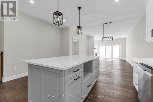 732 Clarence Street, Port Colborne, ON - Indoor Photo Showing Kitchen With Upgraded Kitchen