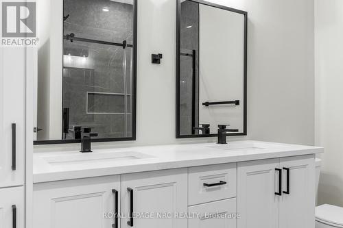 732 Clarence Street, Port Colborne, ON - Indoor Photo Showing Bathroom