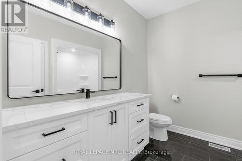 732 Clarence Street, Port Colborne, ON - Indoor Photo Showing Bathroom