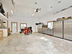 Garage - 