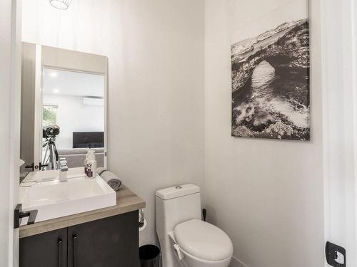 Powder room - 816 Place De Quénéblay, Roxton Pond, QC - Indoor Photo Showing Bathroom