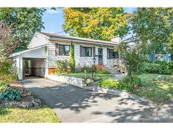 2270 COURTICE Avenue  Ottawa, ON K1H 7G8