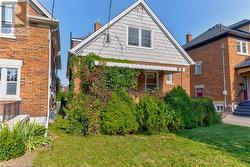 8 ONWARD Avenue  Kitchener, ON N2H 3J7