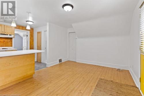 8 Onward Avenue, Kitchener, ON - Indoor Photo Showing Kitchen