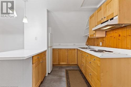 8 Onward Avenue, Kitchener, ON - Indoor Photo Showing Kitchen