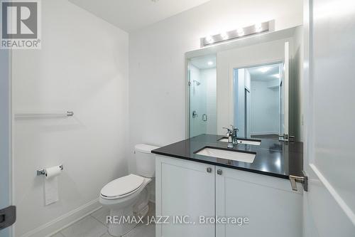 401 - 50 Lakebreeze Drive, Clarington (Newcastle), ON - Indoor Photo Showing Bathroom