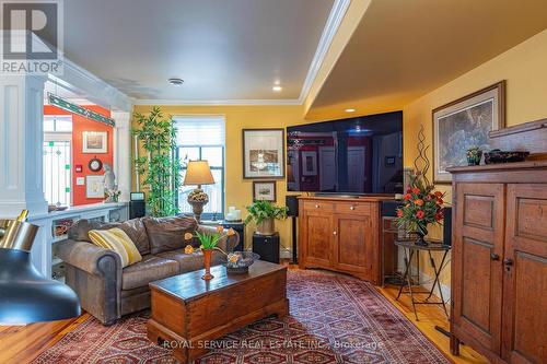 6 - 18 Chapel Street, Cobourg, ON - Indoor Photo Showing Living Room