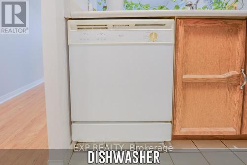 1107 - 2177 Burnhamthorpe Road W, Mississauga, ON - Indoor Photo Showing Laundry Room