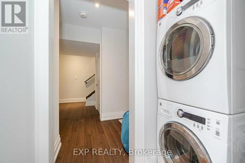 1 Battersea Crescent, Toronto, ON - Indoor Photo Showing Laundry Room