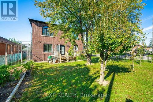 1 Battersea Crescent, Toronto, ON - Outdoor