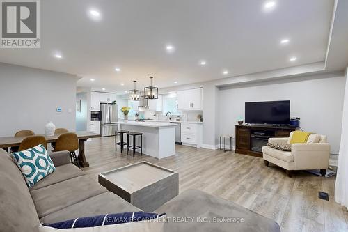 1242 Consort Crescent, Burlington, ON - Indoor Photo Showing Living Room