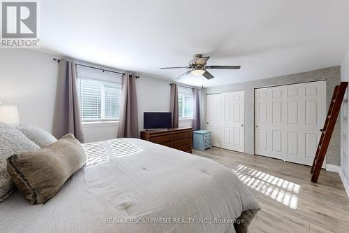 1242 Consort Crescent, Burlington, ON - Indoor Photo Showing Bedroom