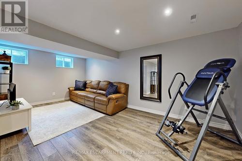 1242 Consort Crescent, Burlington, ON - Indoor