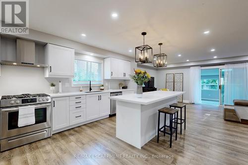 1242 Consort Crescent, Burlington, ON - Indoor Photo Showing Kitchen With Stainless Steel Kitchen With Upgraded Kitchen