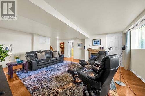 11 Centennial Drive, Grimsby, ON - Indoor Photo Showing Other Room