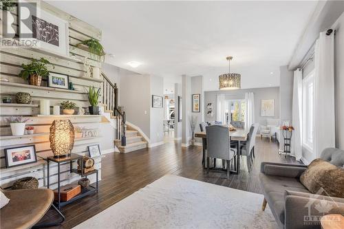 157 Dorina Sarazin Crescent, Clarence-Rockland, ON - Indoor Photo Showing Living Room