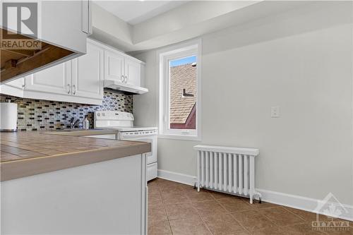 871 Somerset Street W Unit#2, Ottawa, ON - Indoor Photo Showing Kitchen