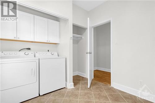 871 Somerset Street W Unit#2, Ottawa, ON - Indoor Photo Showing Laundry Room