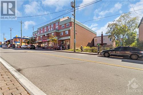 871 Somerset Street W Unit#2, Ottawa, ON - Outdoor