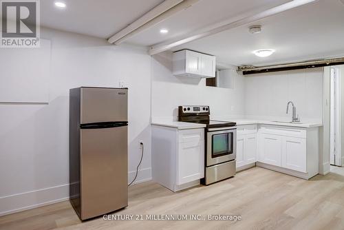 593 Vaughan Road, Toronto, ON - Indoor Photo Showing Kitchen