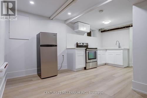 593 Vaughan Road, Toronto, ON - Indoor Photo Showing Kitchen