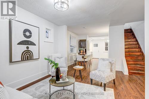 593 Vaughan Road, Toronto, ON - Indoor Photo Showing Living Room