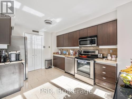 602 - 164 Cumberland Street, Toronto, ON - Indoor Photo Showing Kitchen