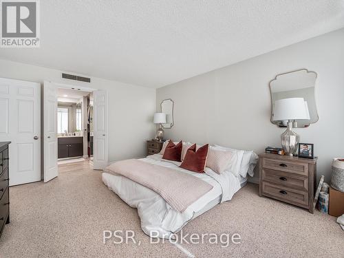 602 - 164 Cumberland Street, Toronto, ON - Indoor Photo Showing Bedroom