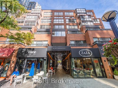 602 - 164 Cumberland Street, Toronto, ON - Outdoor