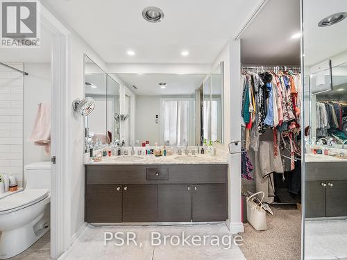 602 - 164 Cumberland Street, Toronto, ON - Indoor Photo Showing Bathroom