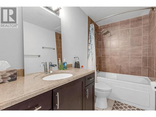 7645 Kingsley Crescent, Prince George, BC - Indoor Photo Showing Bathroom