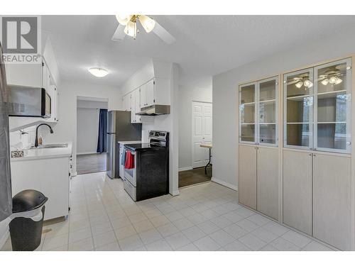 7645 Kingsley Crescent, Prince George, BC - Indoor Photo Showing Kitchen