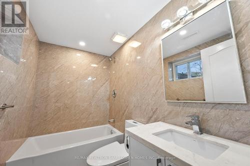 Mn & Bs - 194 Romfield Circuit, Markham, ON - Indoor Photo Showing Bathroom