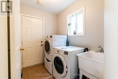 1236 Fox Hill Street, Innisfil, ON - Indoor Photo Showing Laundry Room