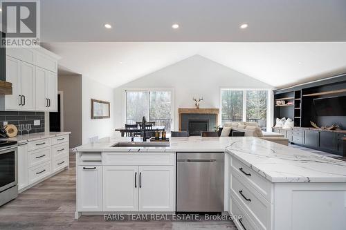 151 Mount Saint Louis Road E, Oro-Medonte, ON - Indoor Photo Showing Kitchen With Upgraded Kitchen