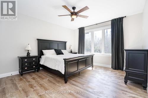 151 Mount Saint Louis Road E, Oro-Medonte, ON - Indoor Photo Showing Bedroom