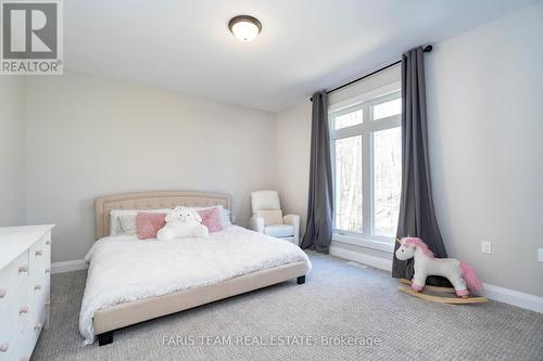 151 Mount Saint Louis Road E, Oro-Medonte, ON - Indoor Photo Showing Bedroom