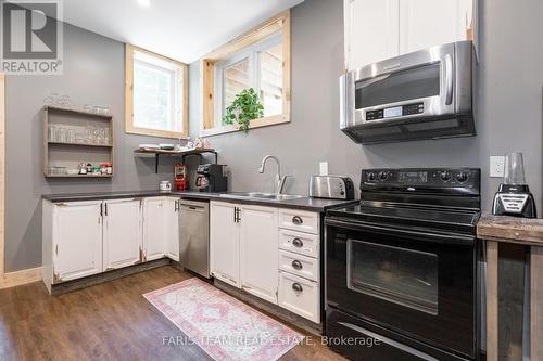 151 Mount Saint Louis Road E, Oro-Medonte, ON - Indoor Photo Showing Kitchen With Double Sink