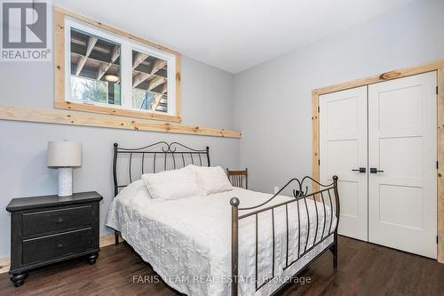 151 Mount Saint Louis Road E, Oro-Medonte, ON - Indoor Photo Showing Bedroom