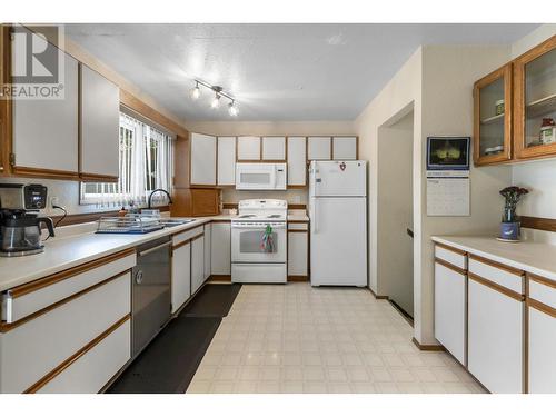 1160 Mica Avenue, Prince George, BC - Indoor Photo Showing Kitchen