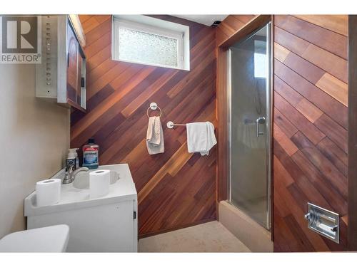 1160 Mica Avenue, Prince George, BC - Indoor Photo Showing Bathroom